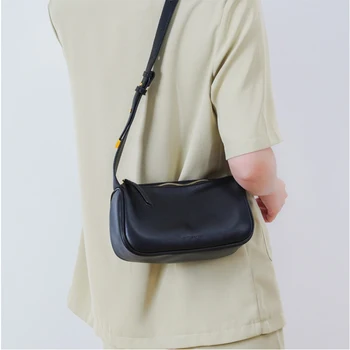 Маленькие женские сумки через плечо из искусственной кожи подмышками 2023 Дизайнерские модные сумки, трендовая женская однотонная сумка через плечо